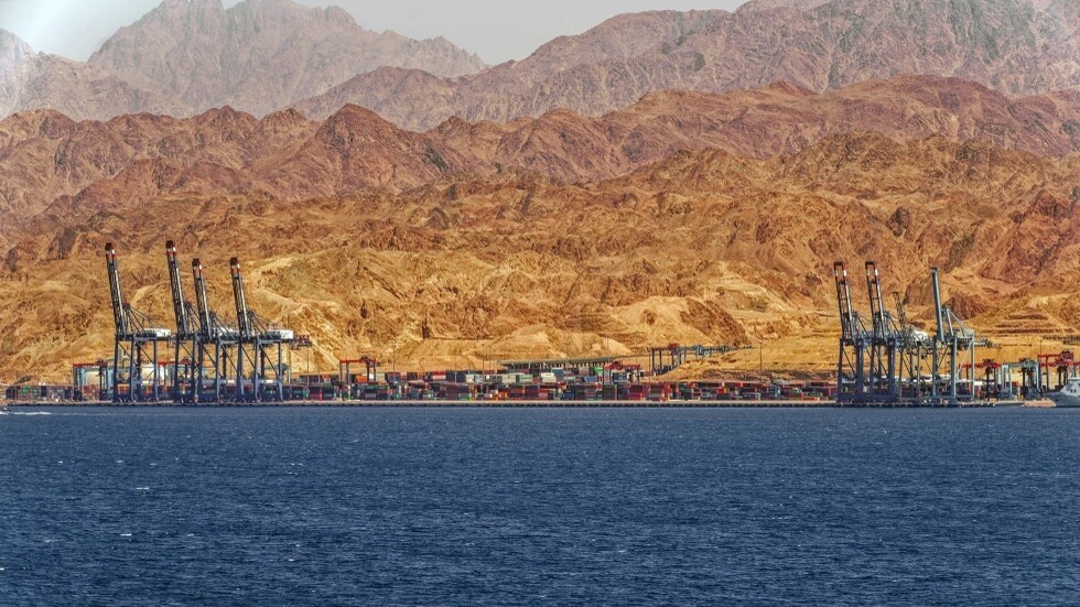 مسؤول أردني: تلوث محدود بمادة زيتية في رصيف ميناء حاويات العقبة