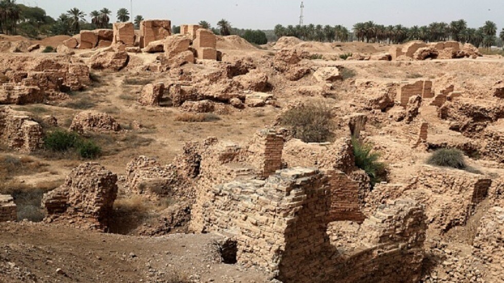 العراق.. اكتشاف كنز أثري مهم في تل أسود بالنجف (صور)