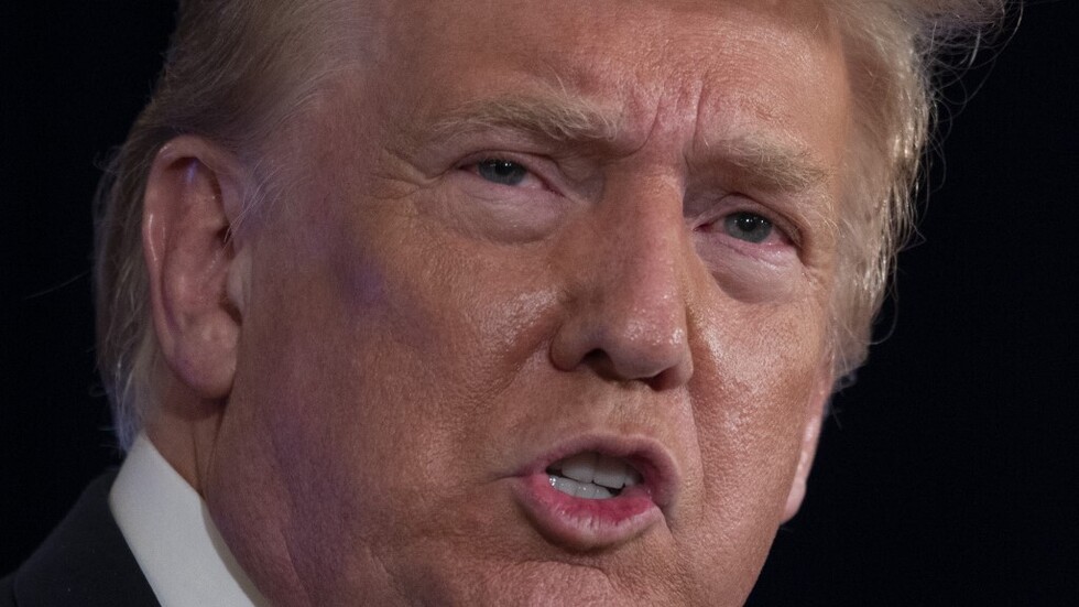 ترامب يعرض مساعدته على وزارة العدل الأمريكية