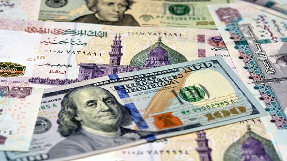 "بلومبيرغ": مصر تحتاج إلى خفض قيمة الجنيه مجددا