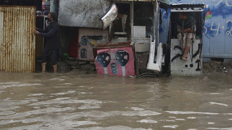 مئات القتلى والمفقودين جراء الأمطار الغزيرة شرقي أفغانستان