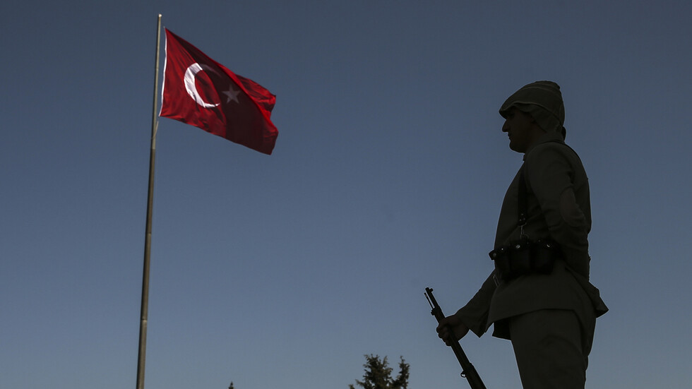 تركيا: تحييد 13 عنصرا من وحدات حماية الشعب الكردية شمالي سوريا ردا على مقتل جندي وإصابة آخرين