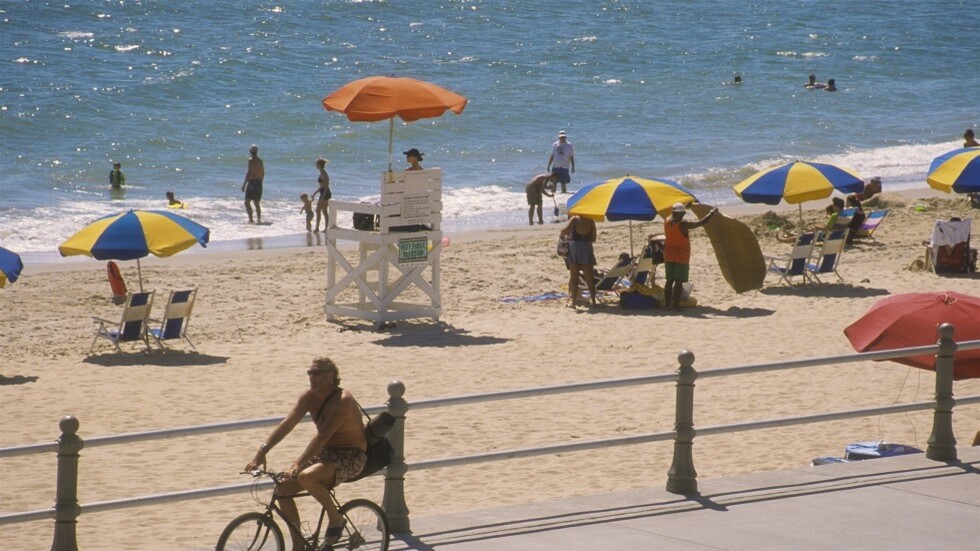 أطباء يحذرون من زيادة معدل الإصابة بسرطانات الجلد جراء ارتفاع درجات الحرارة في الصيف