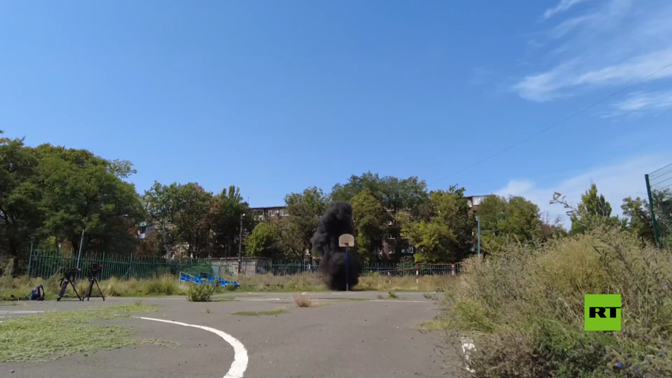 ماريوبول.. خبراء المتفجرات يطهرون الملاعب والمدارس من الألغام