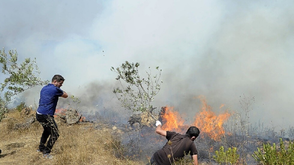 الجزائر.. مصرع 10 أشخاص بحريق حافلة