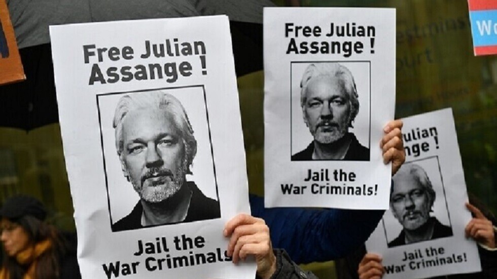 روجر ووترز لا يستبعد إقدام واشنطن على قتل أسانج سرا