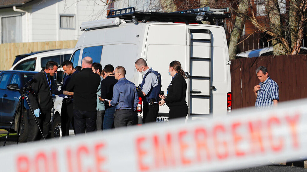 العثور على رفات طفلين في حقائب بيعت بمزاد علني في نيوزيلندا