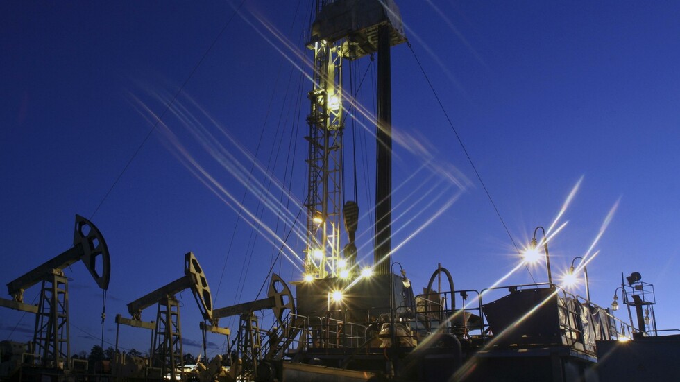 انخفاض أسعار النفط في ظل مخاوف اقتصادية
