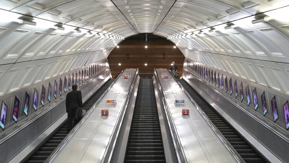 عمال مترو لندن يضربون عن العمل بعد يوم من إضراب عمال السكك الحديدية