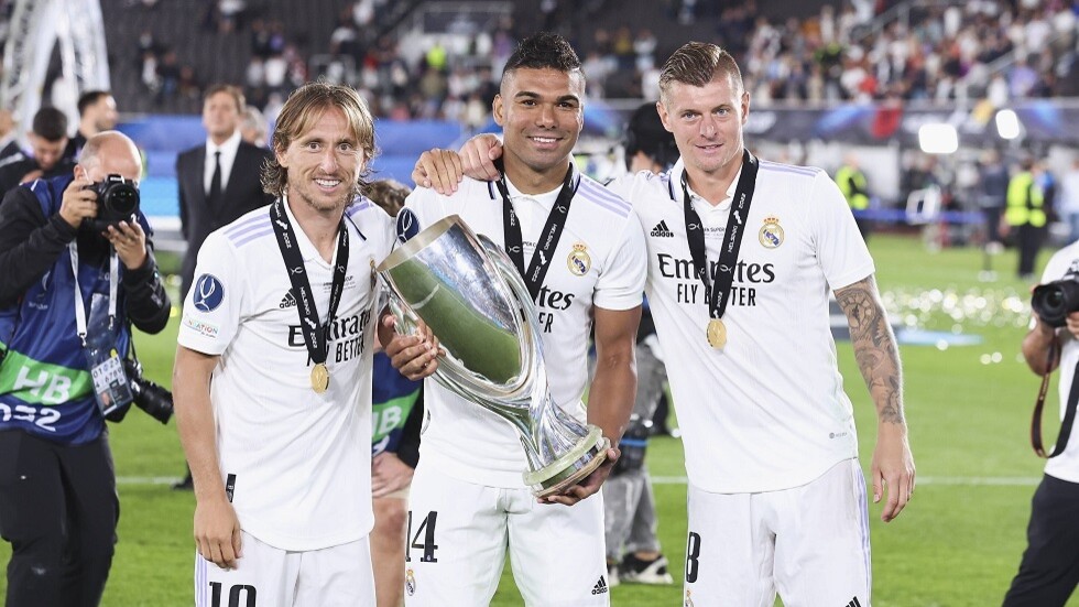 انهيار "مثلث برمودا".. ريال مدريد يوافق على رحيل كاسيميرو