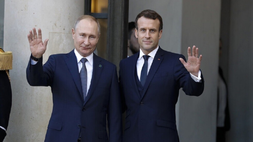 بوتين يبلغ ماكرون عن عقبات تعترض الصادرات الروسية