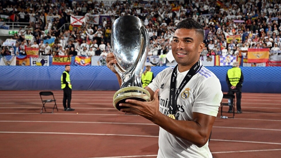 رسميا.. مانشستر يونايتد يعلن اتفاقه لضم كاسيميرو من ريال مدريد