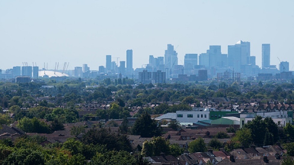 عمدة لندن يحذر البريطانيين من شتاء دون تدفئة وطعام