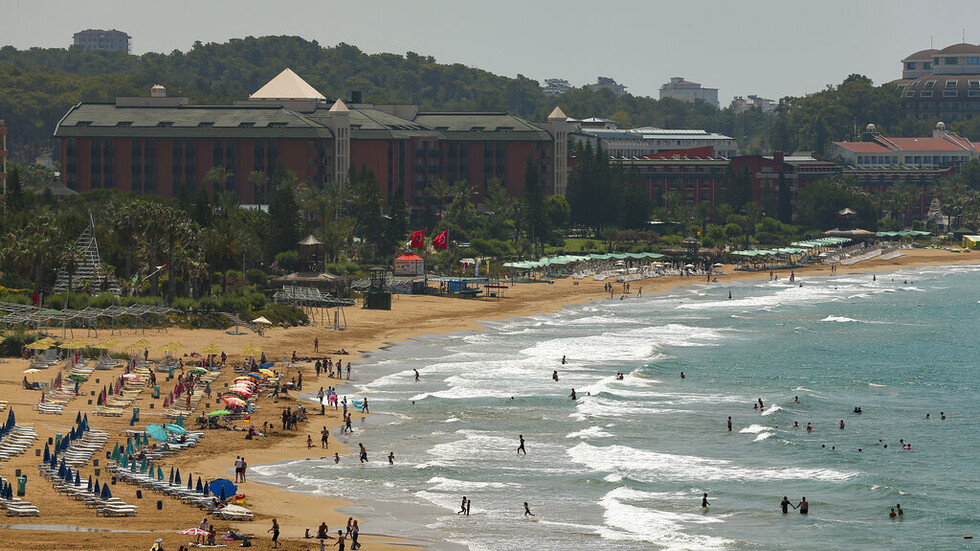 روسيا تحتل المرتبة الثانية من حيث عدد السياح الذين زاروا أنطاليا هذا العام