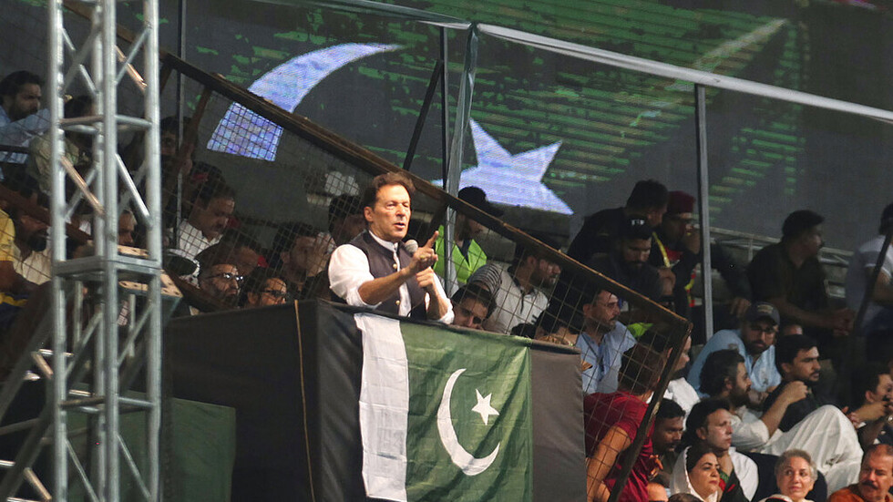 سلطات باكستان تحظر بثا مباشرا لخطاب رئيس الوزراء السابق عمران خان
