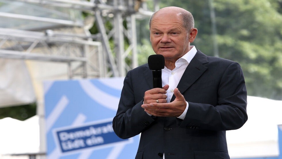 شولتس: ألمانيا تزود أوكرانيا بالكثير من الأسلحة بانتظام