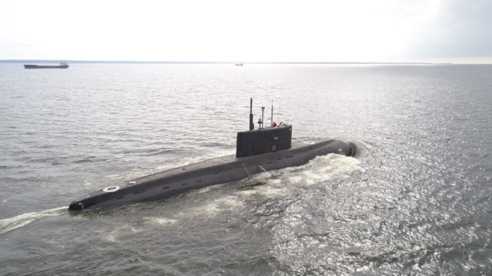 روسيا تختبر غواصة صاروخية من غواصات