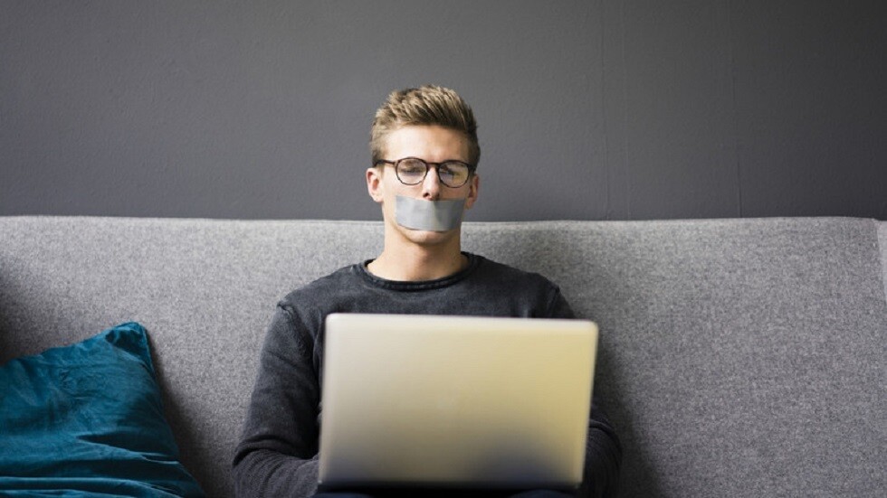 استطلاع - الأمريكيون يفرضون رقابة على أنفسهم في مواضيع حساسة تشمل العرق والإجهاض!