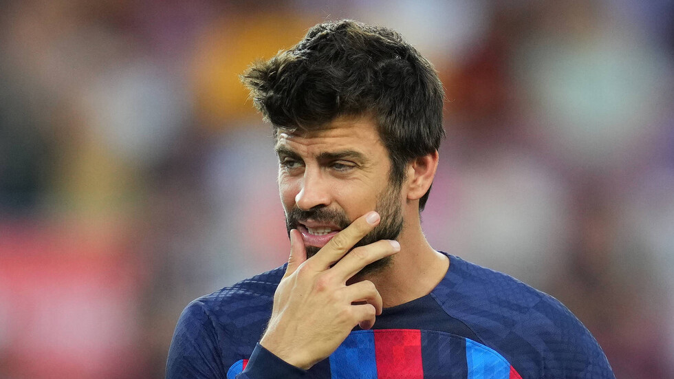 لأول مرة بيكيه يظهر علانية مع حبيبته بوضع حميم بعد انفصاله عن شاكيرا (صور + فيديو)