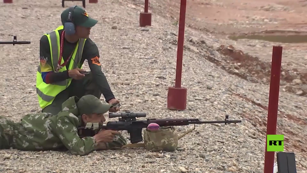 بالفيديو.. الفريق الروسي يتقدم في مسابقة القناصين ضمن الألعاب العسكرية الدولية في فنزويلا