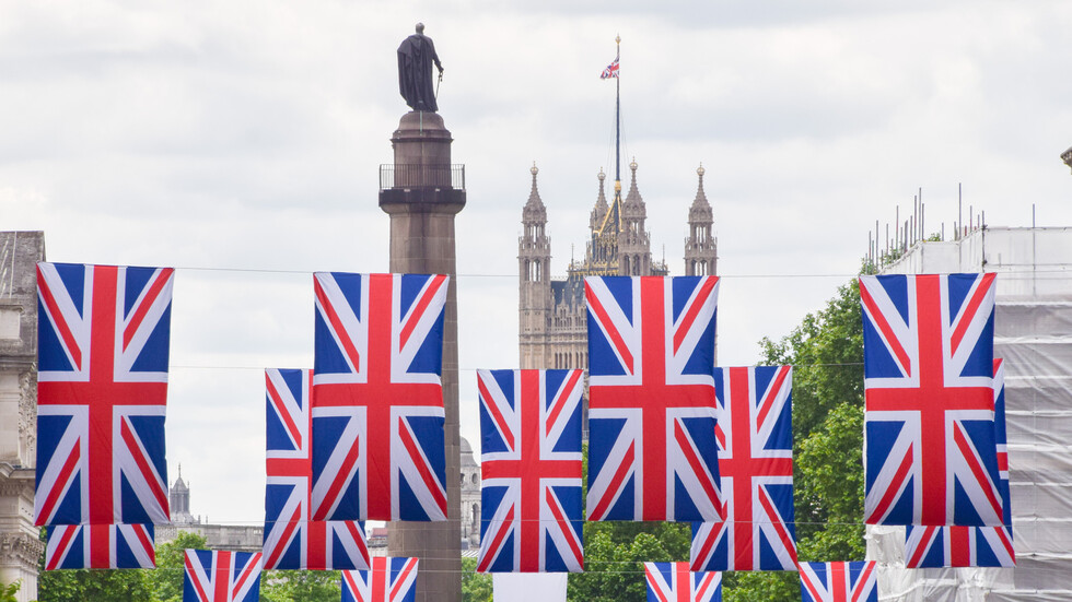 صحيفة: دبلوماسيون بريطانيون يبذلون جهودا لإقناع الأوروبيين بمواصلة دعم أوكرانيا