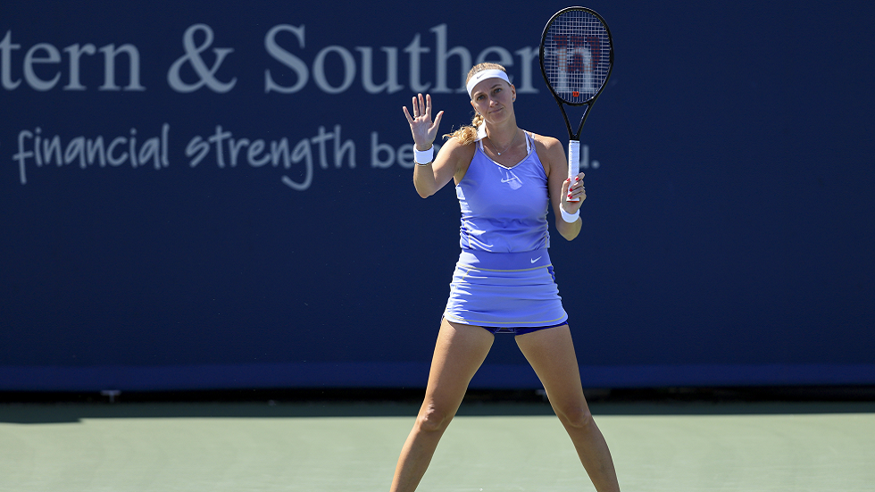 نجمة التنس التشيكية كفيتوفا تعلن خطوبتها