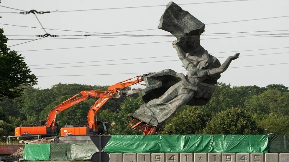 سفير روسيا: علاقاتنا بلاتفيا في الواقع لا تزيد عن "اتصالات تقنية"