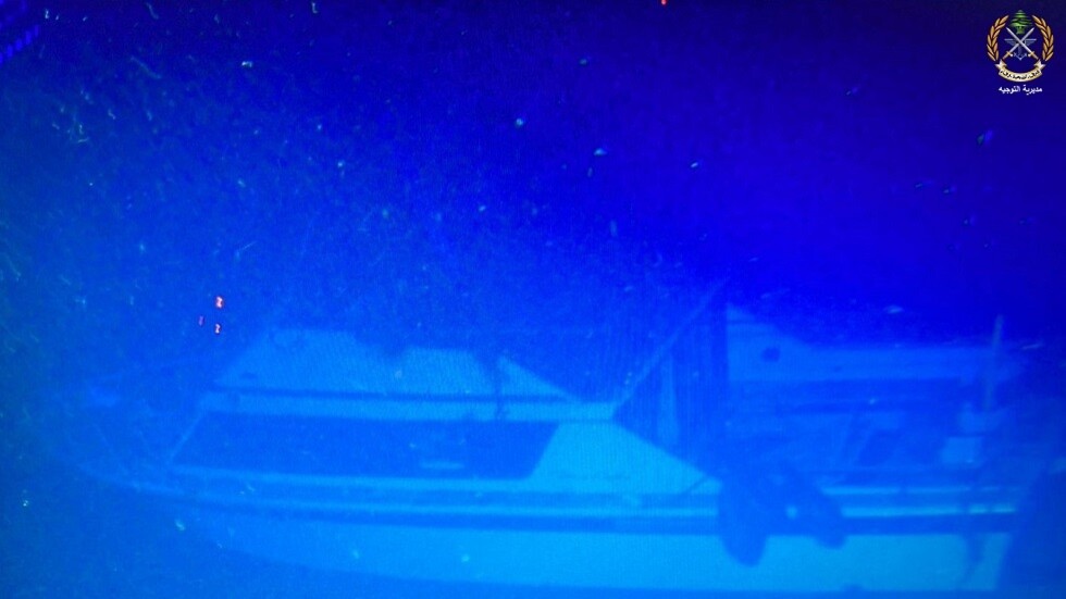 غواصة لبنانية تعثر على رفات 7 مهاجرين غرقوا في أبريل