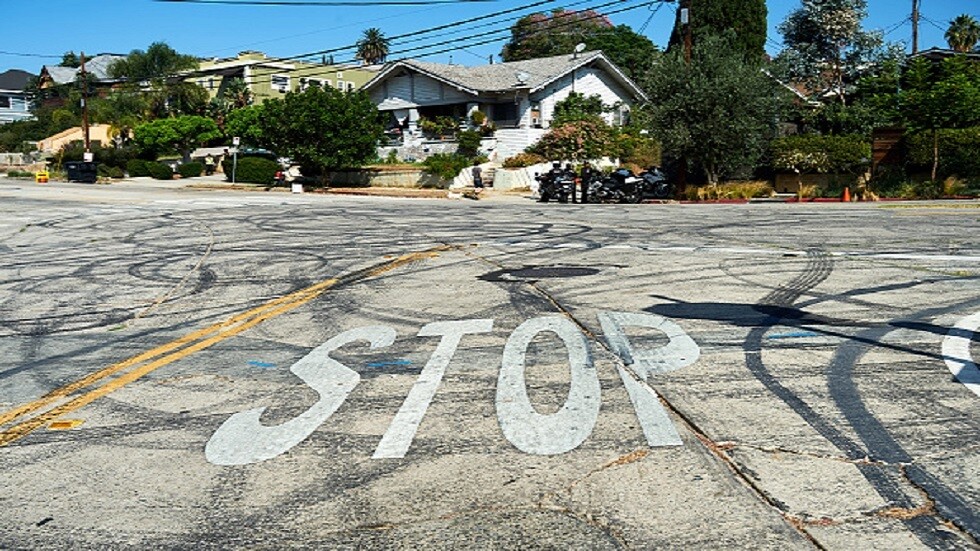 سكان حي أمريكي ينتفضون على تصوير فيلم "فاست أند فوريوس" في شوارعهم (صور + فيديو)