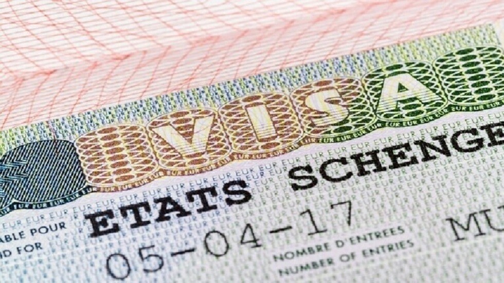 "فاينانشيال تايمز": وزراء خارجية الاتحاد الأوروبي سيعلقون اتفاقية التأشيرات مع روسيا