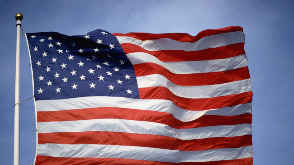 "واشنطن بوست": الولايات المتحدة قد تكون على شفا حرب أهلية