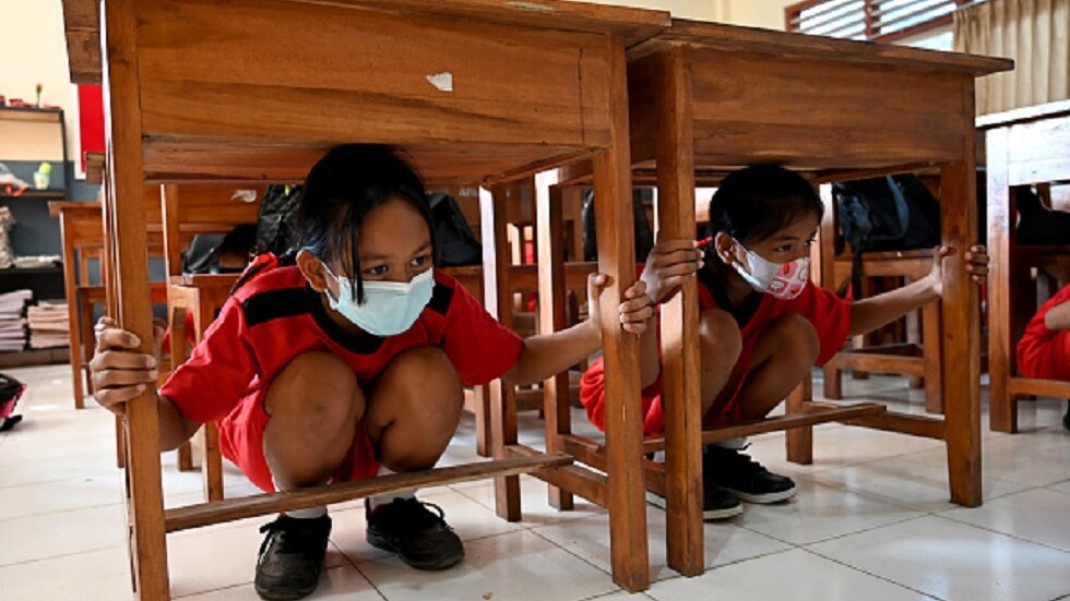 زلزال بقوة 5.8 درجة قبالة الساحل الإندونيسي