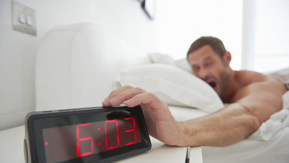 أخذ غفوة بعد تأجيل رنين المنبه يخلق مشكلة صحية خطيرة