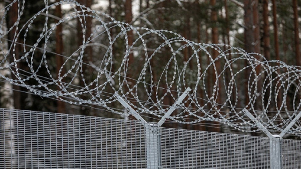 ليتوانيا تنهي بناء سياجها الحدودي مع بيلاروس