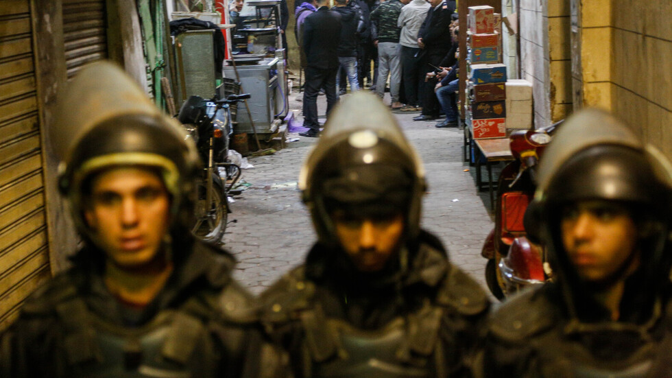 مصر.. مقتل ضابطي شرطة في الأقصر