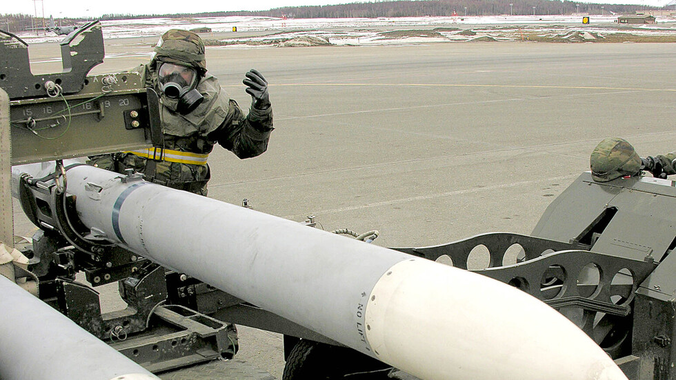 يتضمن مبيعات إلى دول خليجية.. "رايثيون" للصواريخ والدفاع تفوز بعقد للقوات الجوية الأمريكية