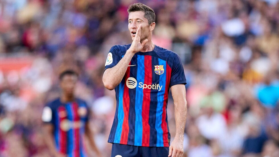 أشهر صحفي مدريدي يهاجم ليفاندوفسكي بسبب 