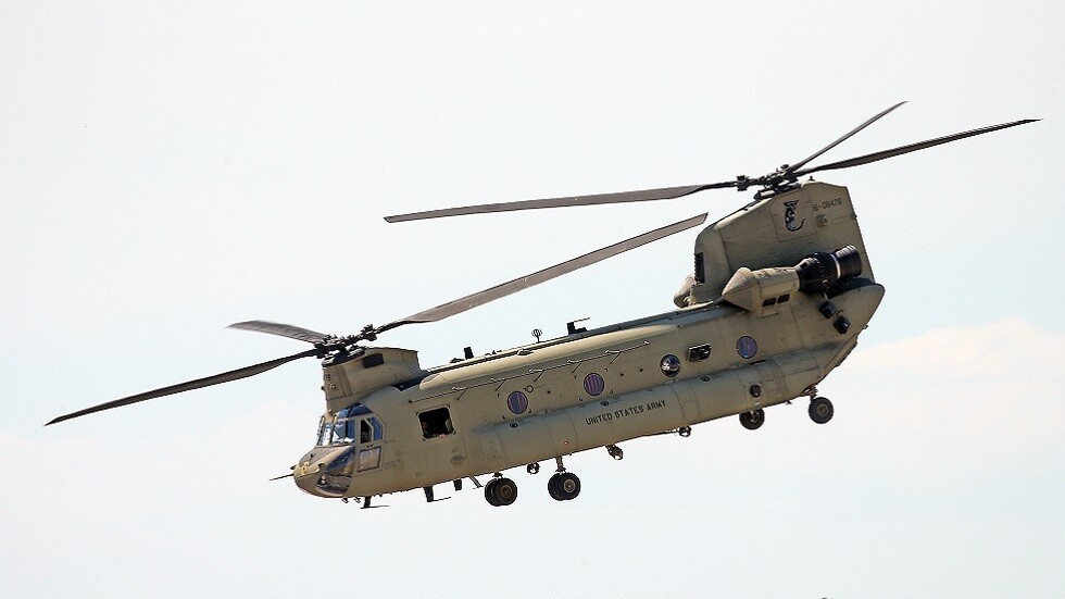 الجيش الأمريكي يوقف 400 مروحية "شينوك" عن العمل بعد حرائق في محركات