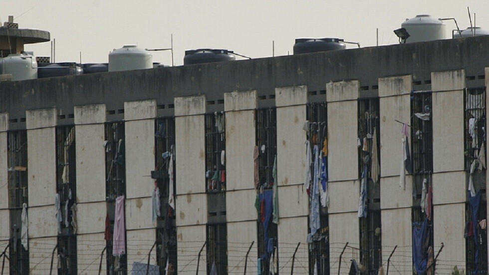 الداخلية اللبنانية: نسبة المساجين تزيد عن الطاقة الاستيعابية 300%