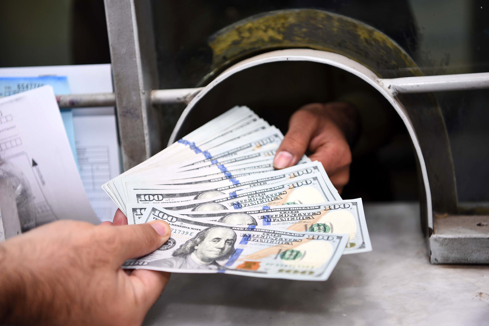 الكشف عن زيادة رواتب النواب الأردنيين