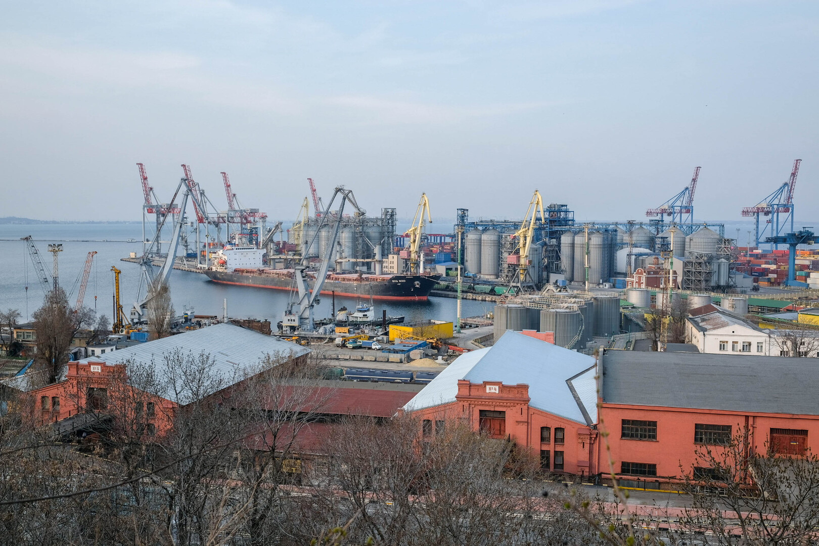 مركز التنسيق في اسطنبول يوافق على إبحار 3 سفن جديدة بالحبوب الأوكرانية