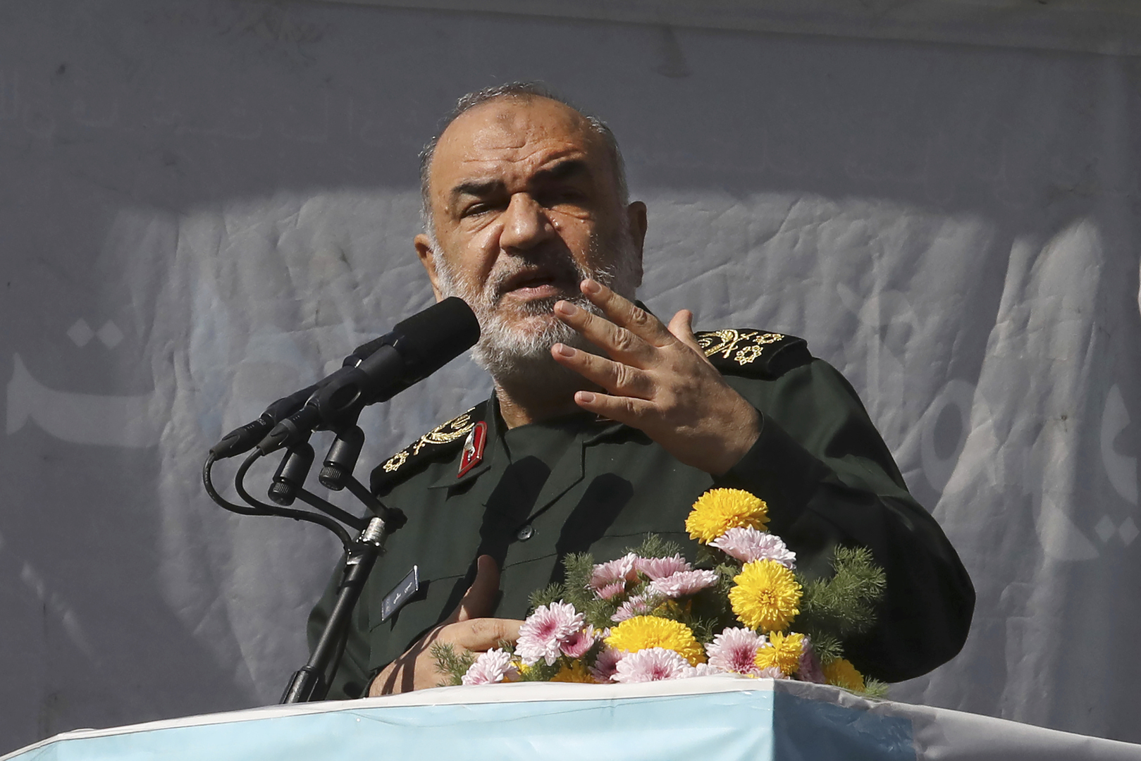 قائد الحرس الثوري الإيراني يلتقي أمين العام 