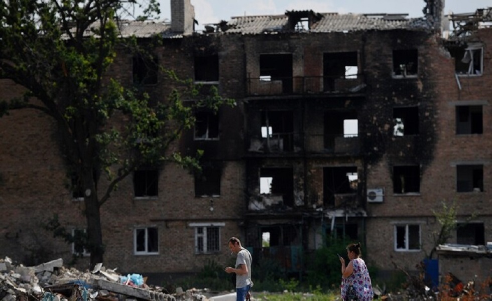 مقتل شخص وإصابة 9 آخرون جراء قصف قوات كييف لمبنى سكني في التشيفسك بلوغانسك