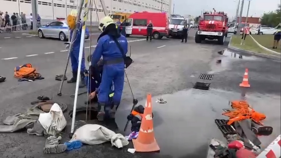 جرف 4 عمال في بئر لمياه الأمطار في موسكو