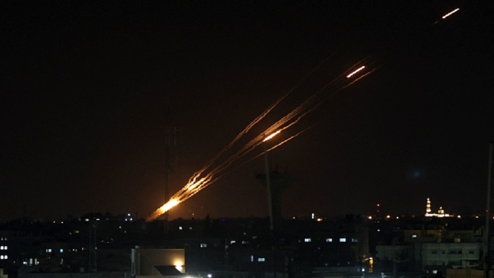 بعد دخول الهدنة حيز التنفيذ.. إسرائيل تشن غارات على غزة و