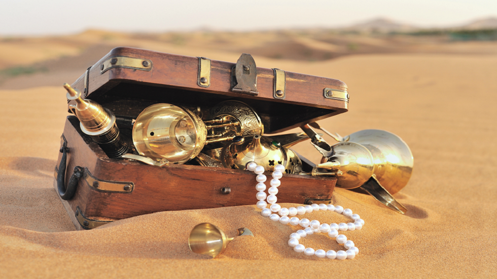 كنز دفين من الذهب والمجوهرات انتُشل من حطام سفينة عمرها 366 عاما!