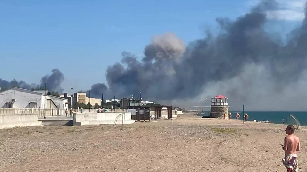 مصدر في وزارة الدفاع الروسية يكشف سبب الانفجار في مطار ساكي بجمهورية القرم