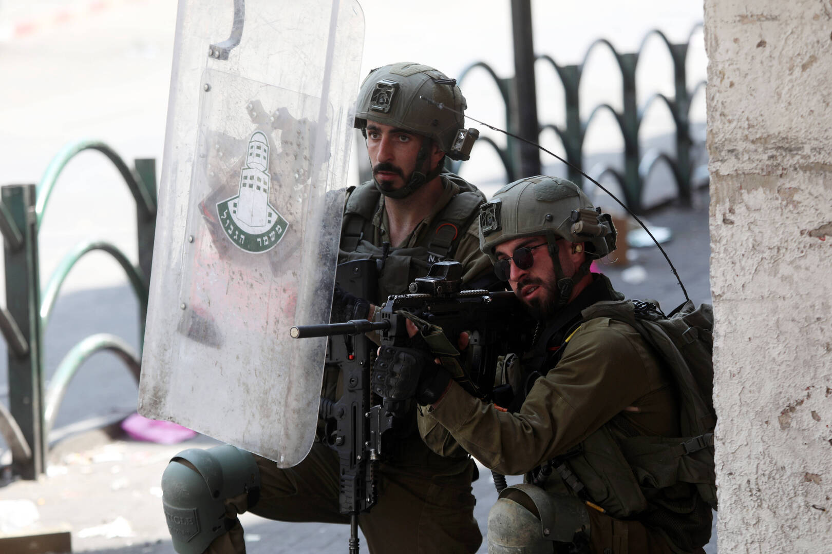 إعلام عبري: إسرائيل تخشى تنفيذ عمليات انتقامية في الضفة الغربية