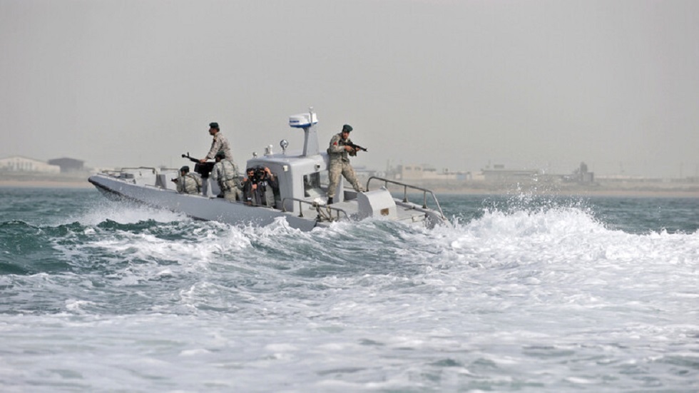 البحرية الإيرانية تعلن بعض تفاصيل هجوم استهدف سفينة لها في البحر الأحمر