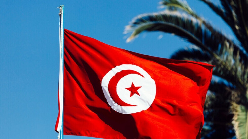 محكمة تونسية تفرج عن طاقم سفينة وتسقط دعوى تتهمهم بتعمد إغراقها